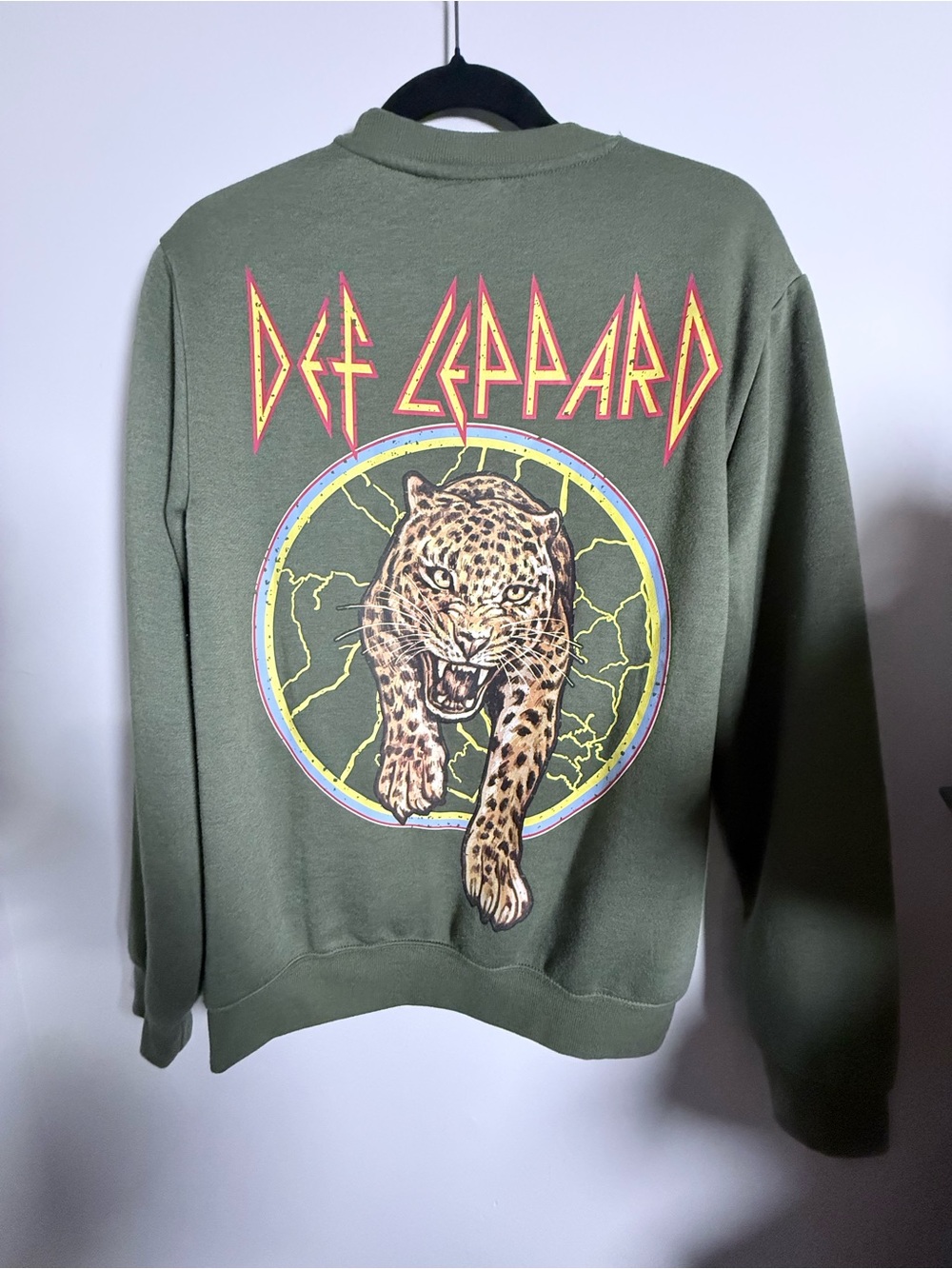 Def Leppard Leopard Graphic Sweatshirt Olive Green Size Small